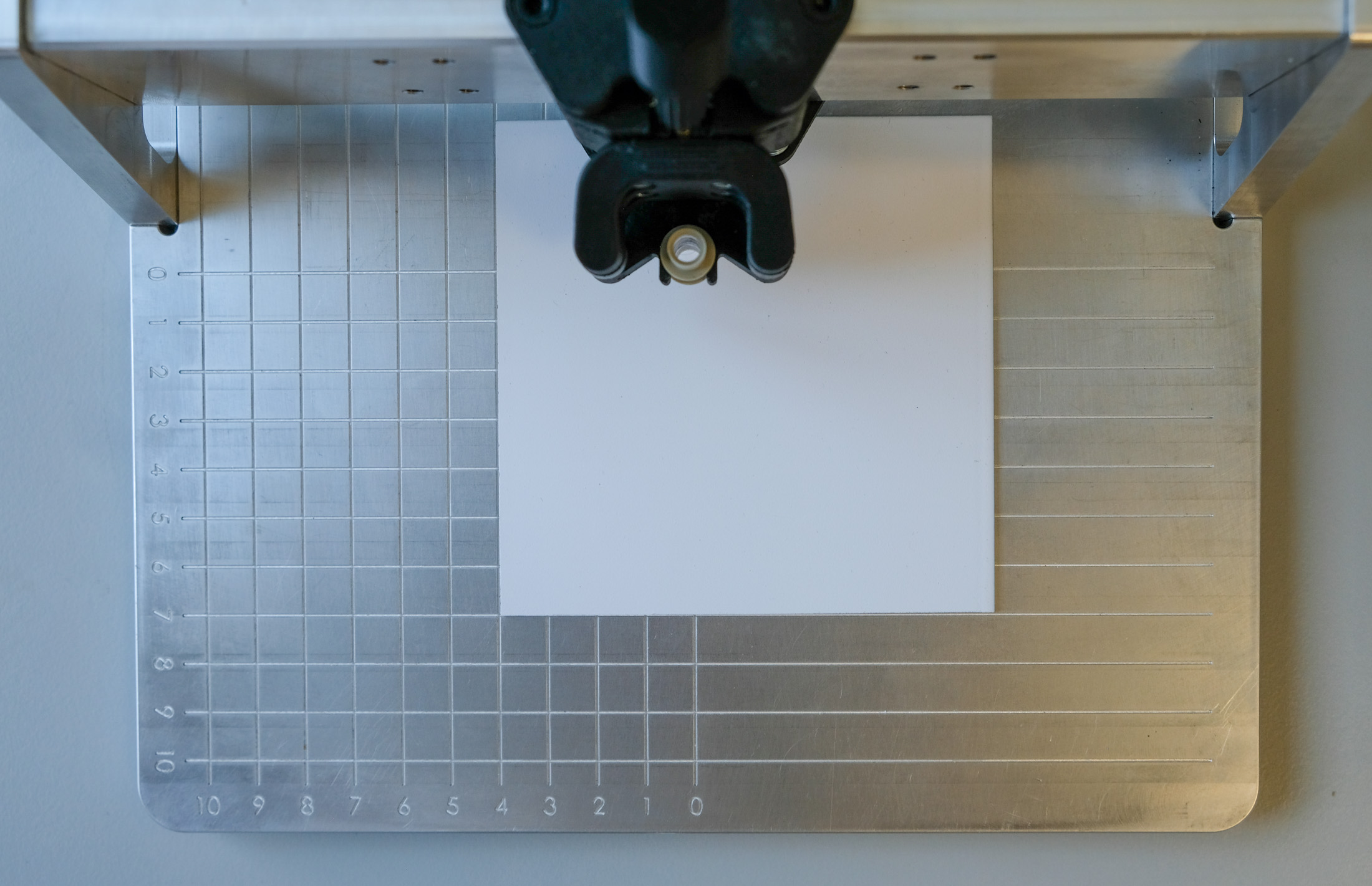 Positioning the TLC plate